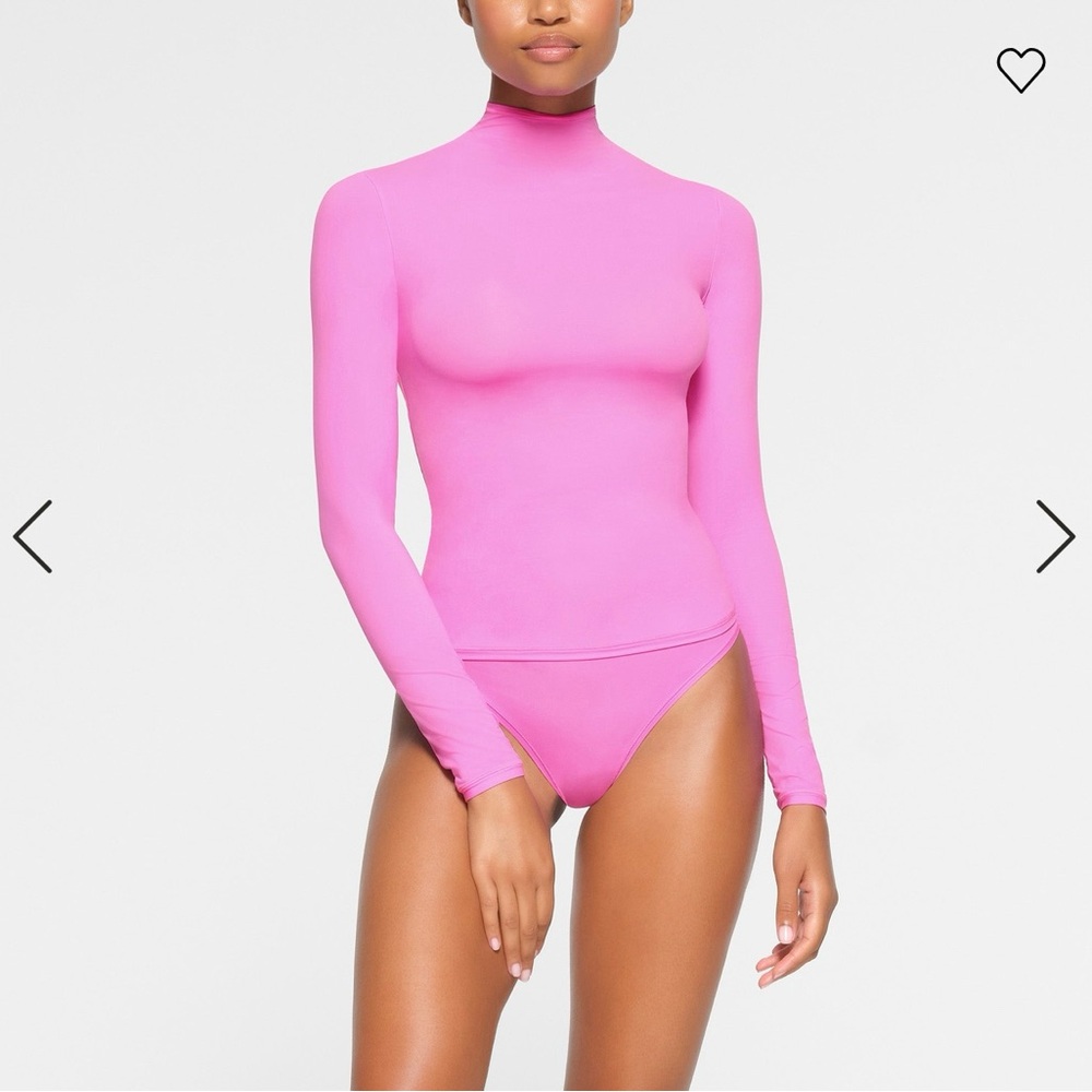 SKIMS TURTLENECK TOP (NEW)